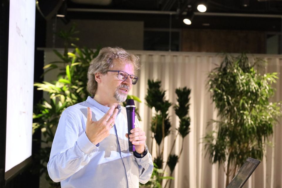 特別編で講演する Tim Weilkiens 氏